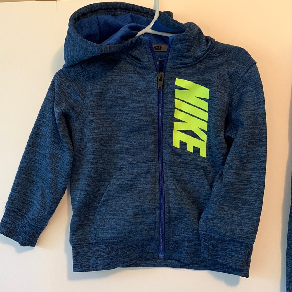 NWOT Nike matching athletic hooded jacket & jogger pants